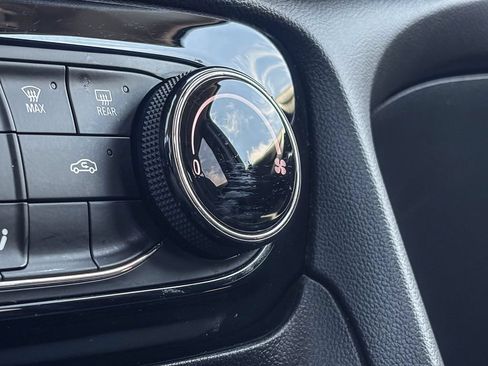 Used 2023 Buick Encore GX Preferred FWD image 27