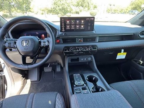 New 2026 Honda Pilot Sport image 18