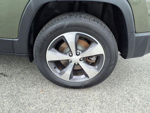 Certified 2019 Jeep Cherokee Limited image 8