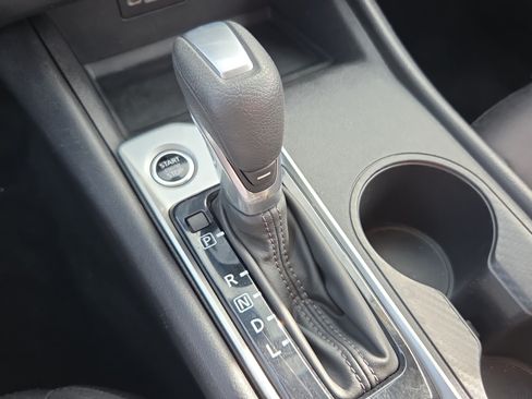 Used 2025 Nissan Altima 2.5 SV FWD image 25
