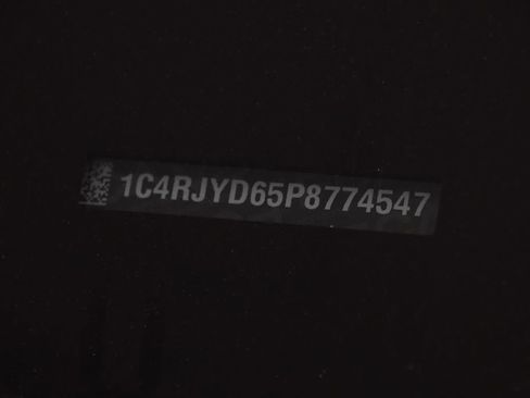 Used 2023 Jeep Grand Cherokee Overland w/ Advanced Protech Group III image 27