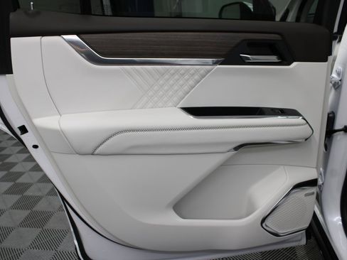 Used 2024 GMC Acadia Denali image 63