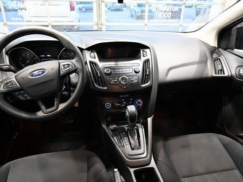 Used 2018 Ford Focus SE image 12