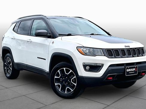 Used 2020 Jeep Compass Trailhawk w/ Leather Interior Group AWD/4WD image 3