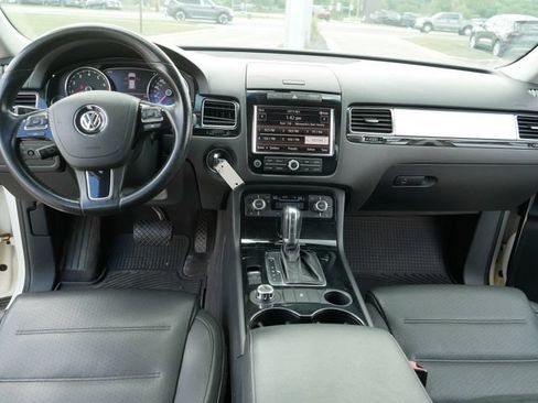Used 2012 Volkswagen Touareg VR6 AWD/4WD image 22