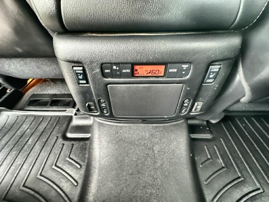 Used 2020 Nissan Armada Platinum w/ Captain's Chairs Package RWD image 38