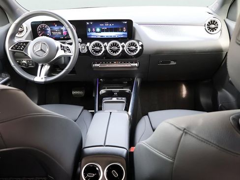 Certified 2025 Mercedes-Benz GLA 250 4MATIC image 15