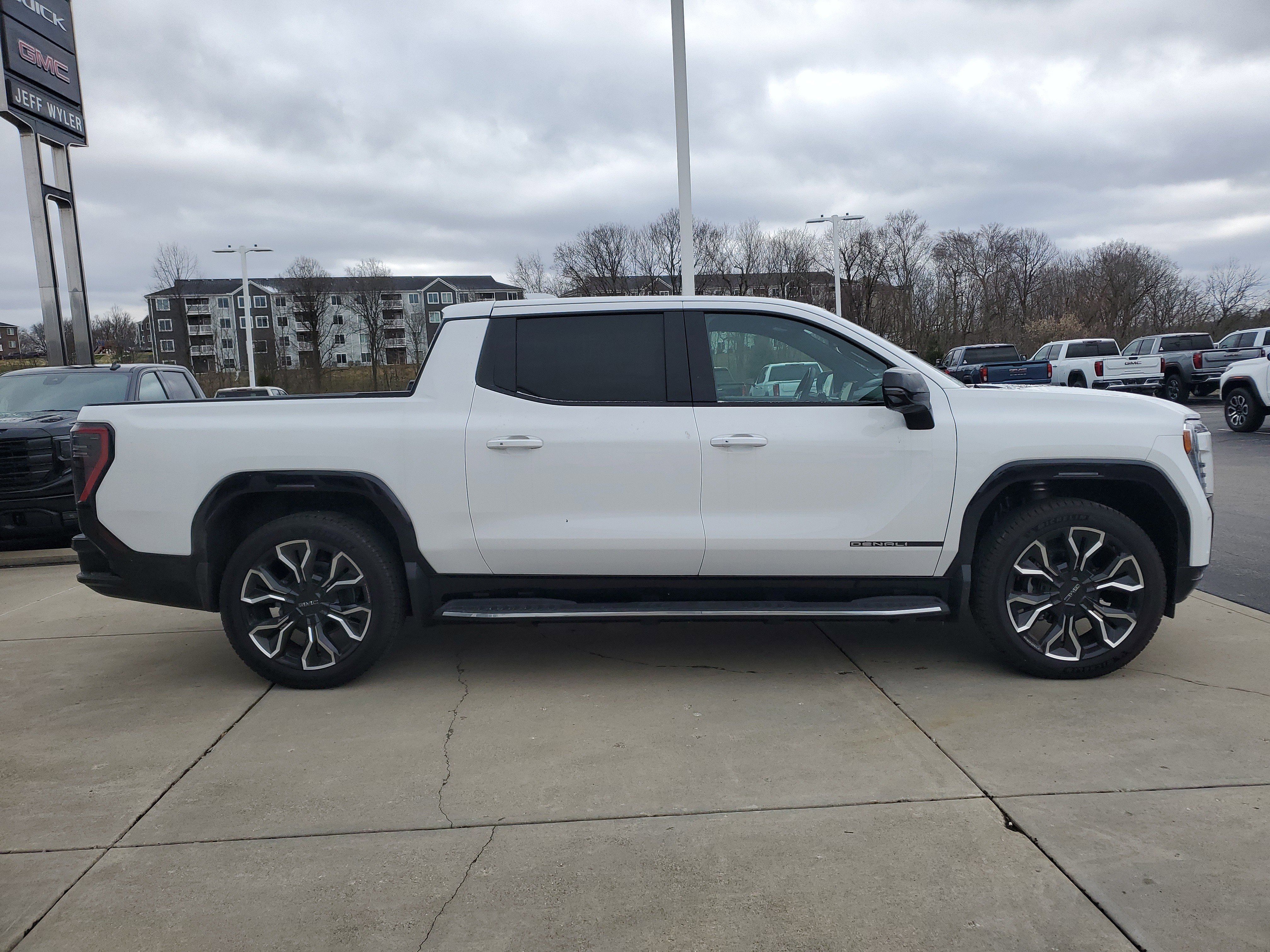 New 2025 GMC Sierra EV Denali AWD/4WD image 3