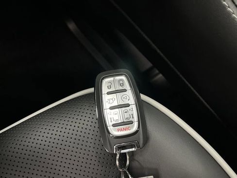 New 2026 Chrysler Pacifica Limited w/ S Appearance Package image 28