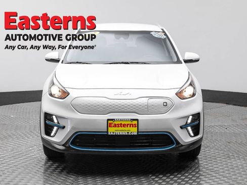 Used 2022 Kia Niro EX w/ Cold Weather Package image 2