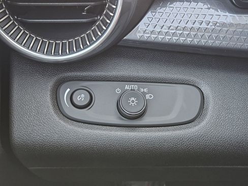 New 2026 Chevrolet Trax ACTIV w/ Sunroof Package image 24