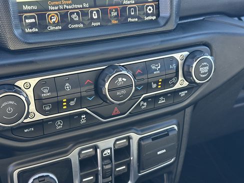 Used 2022 Jeep Wrangler Unlimited Sahara w/ Cold Weather Group image 35