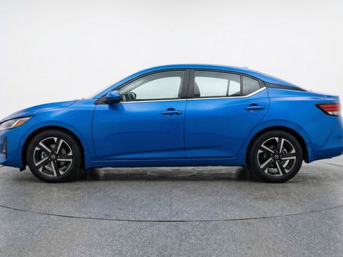 Used 2025 Nissan Sentra SV FWD image 5