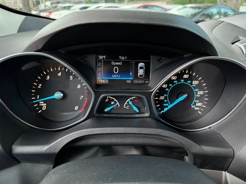 Used 2014 Ford Escape SE w/ SE Chrome Package FWD image 25