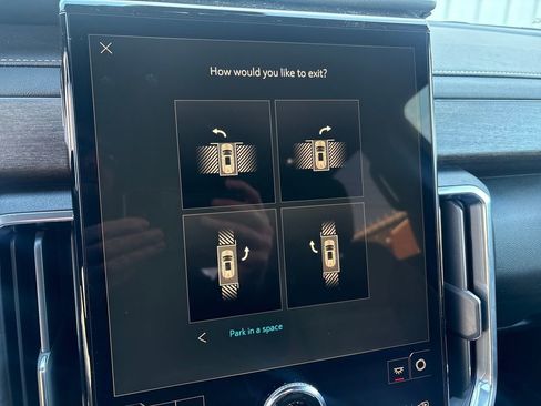 New 2026 GMC Acadia Denali Ultimate w/ LPO, Floor Liner Package image 35