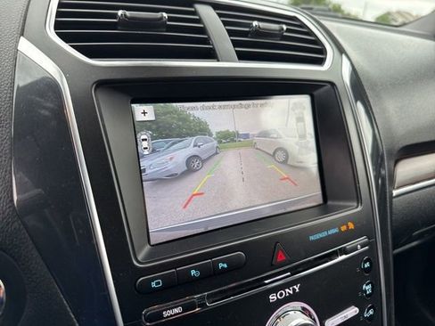 Used 2018 Ford Explorer Limited w/ Equipment Group 301A AWD/4WD image 26