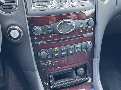 Used 2017 INFINITI QX50 2WD w/ Deluxe Touring Package image 28