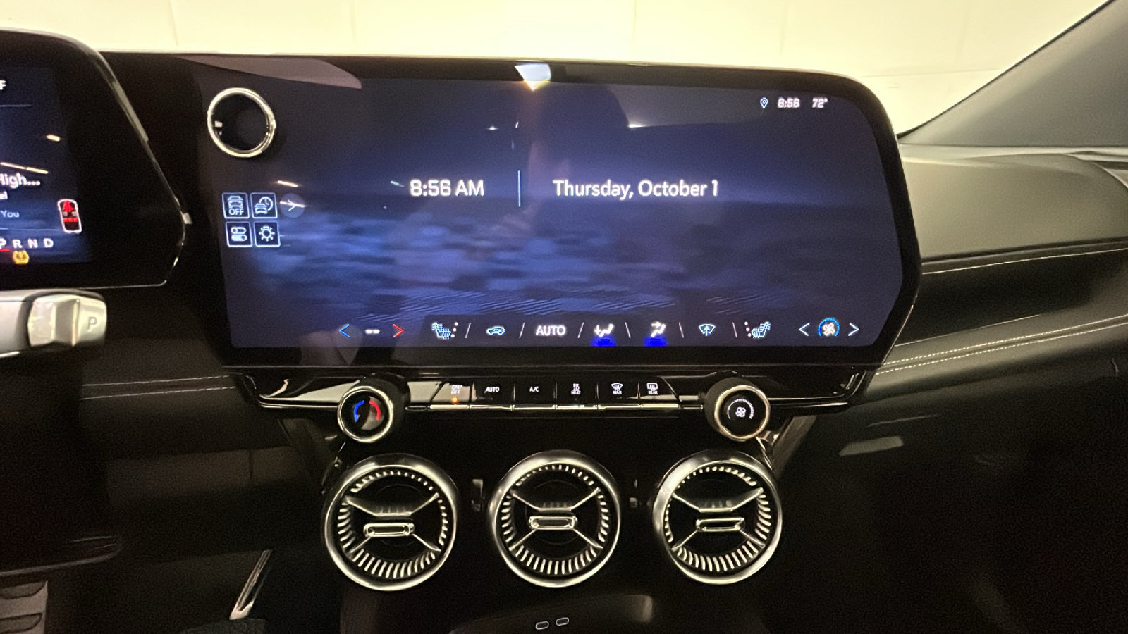 Used 2024 Chevrolet Blazer EV LT AWD/4WD image 27
