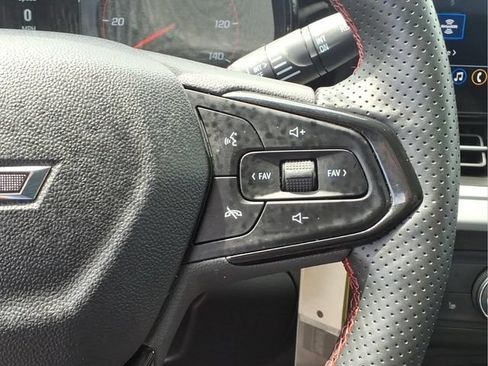 Used 2026 Chevrolet Trax RS FWD image 14