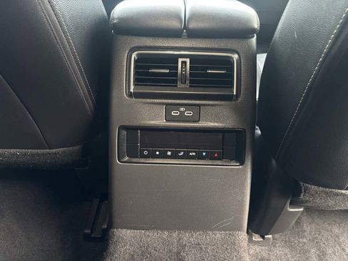 Used 2024 MAZDA CX-90 3.3 Turbo w/ Preferred Plus image 16