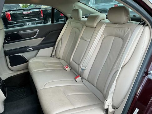 Used 2017 Lincoln Continental Select w/ Climate Package AWD/4WD image 21