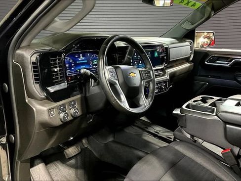 Used 2023 Chevrolet Silverado 1500 LT AWD/4WD image 18