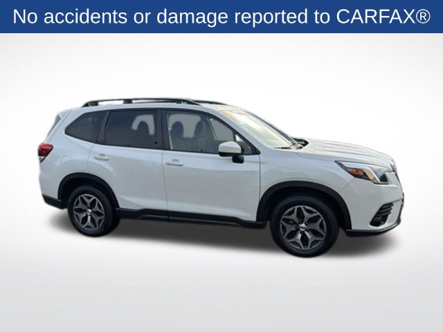 Used 2023 Subaru Forester Premium AWD/4WD image 3