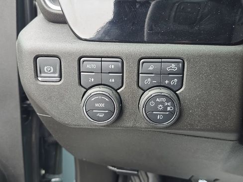 Used 2025 Chevrolet Silverado 2500 LTZ w/ Trail Boss Package AWD/4WD image 20
