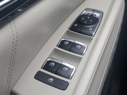 Used 2025 Kia Carnival SX Prestige FWD image 26