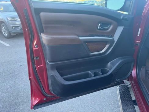 Used 2021 Nissan Titan Platinum Reserve w/ Moonroof Package image 12