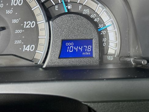 Used 2014 Toyota Camry SE image 18