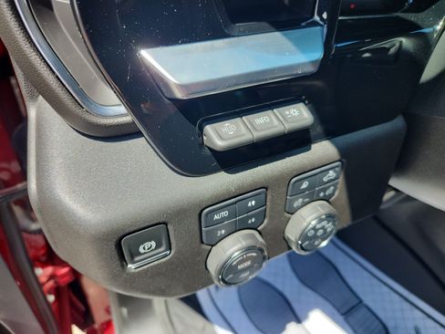 Used 2024 Chevrolet Silverado 2500 LTZ w/ LTZ Premium Package AWD/4WD image 26