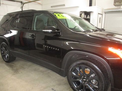 Used 2019 Chevrolet Traverse RS image 3