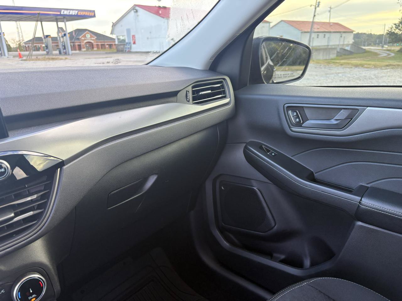 Used 2025 Ford Escape Active w/ Cold Weather Package AWD/4WD image 21