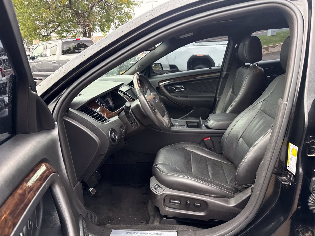 Used 2015 Ford Taurus Limited FWD image 10