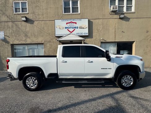 Used 2024 Chevrolet Silverado 2500 LT AWD/4WD image 7