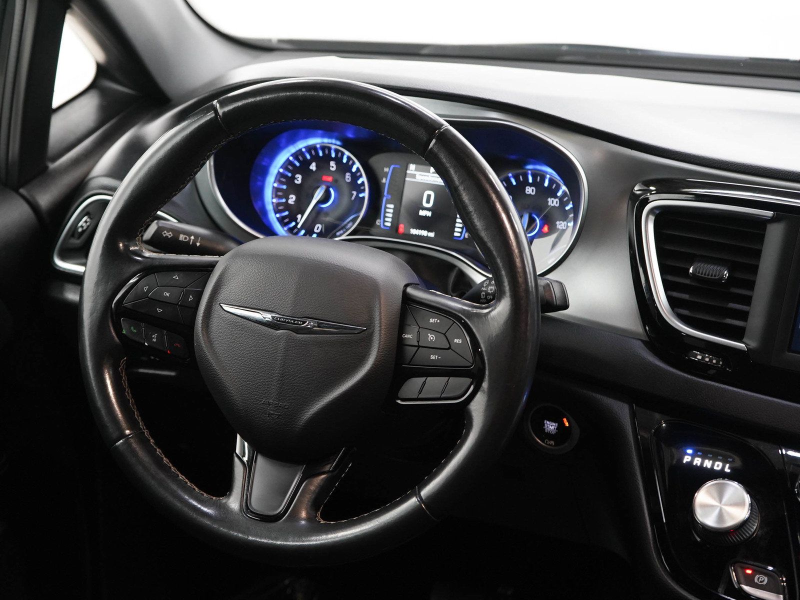 Used 2019 Chrysler Pacifica Touring Plus w/ S Appearance Package FWD image 14