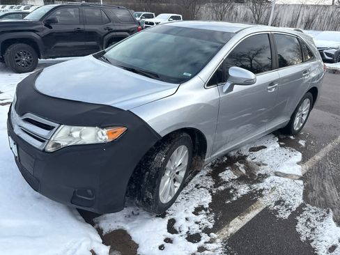Used 2015 Toyota Venza XLE image 4
