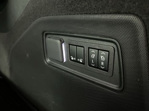 Used 2023 Cadillac Escalade ESV Sport w/ LPO, ONYX Package image 21