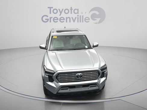 Used 2025 Toyota Tacoma Limited AWD/4WD image 22