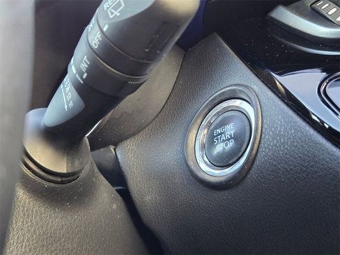 Used 2021 Toyota C-HR XLE image 18