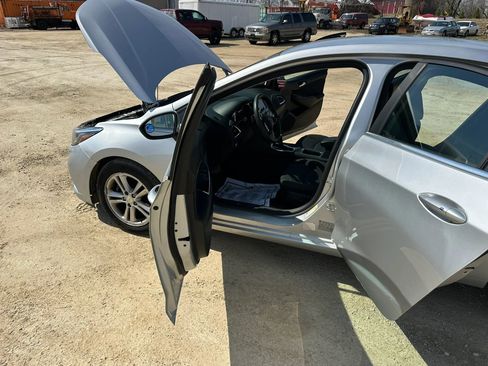 Used 2016 Chevrolet Cruze LT w/ LT Convenience Package image 10