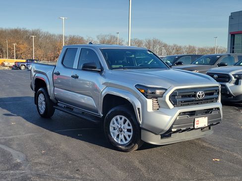 Certified 2025 Toyota Tacoma SR image 31
