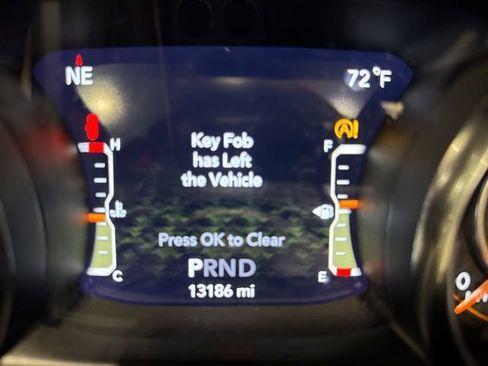 Used 2022 Jeep Wrangler Unlimited Sahara AWD/4WD image 14