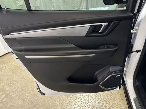 Certified 2025 Buick Enclave Preferred image 24