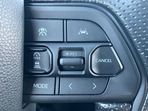 Certified 2025 Toyota Tacoma SR5 AWD/4WD image 18