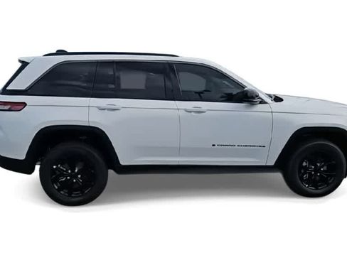 New 2026 Jeep Grand Cherokee Altitude AWD/4WD image 9