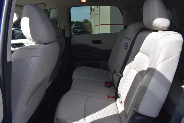 Used 2024 Nissan Pathfinder SV AWD/4WD image 15