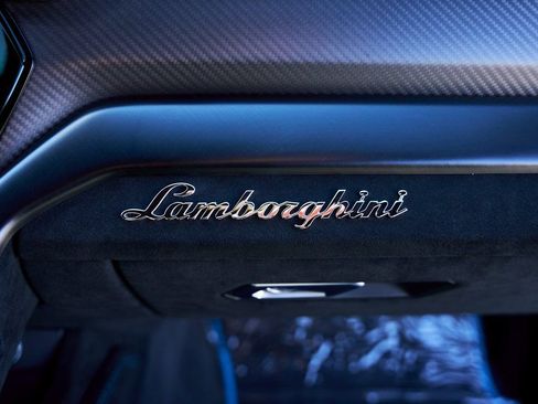 Used 2024 Lamborghini Urus Performante AWD/4WD image 51