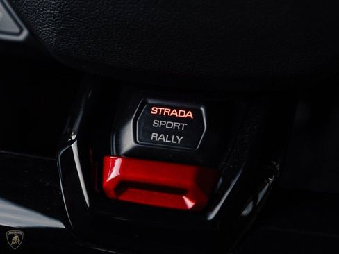 Used 2024 Lamborghini Huracan Sterrato image 19